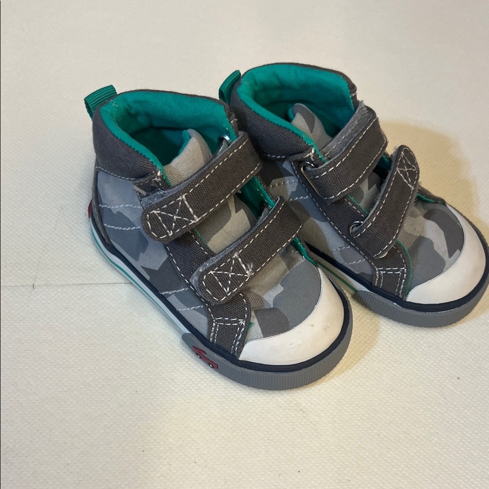 Bundle of 3 Pair of Kids Sneakers Size 4 - See Kai Run! - Picture 6 of 7